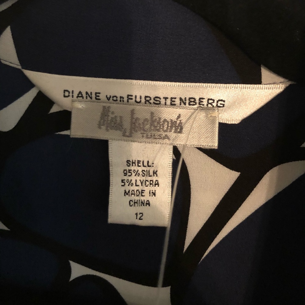 DVF Size 12 S/S Navy Blue Silk Wrap Dress